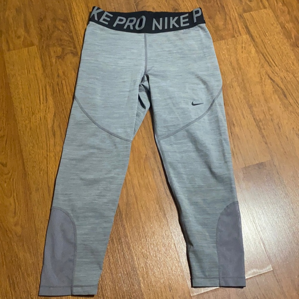 Nike pro cropped leggings